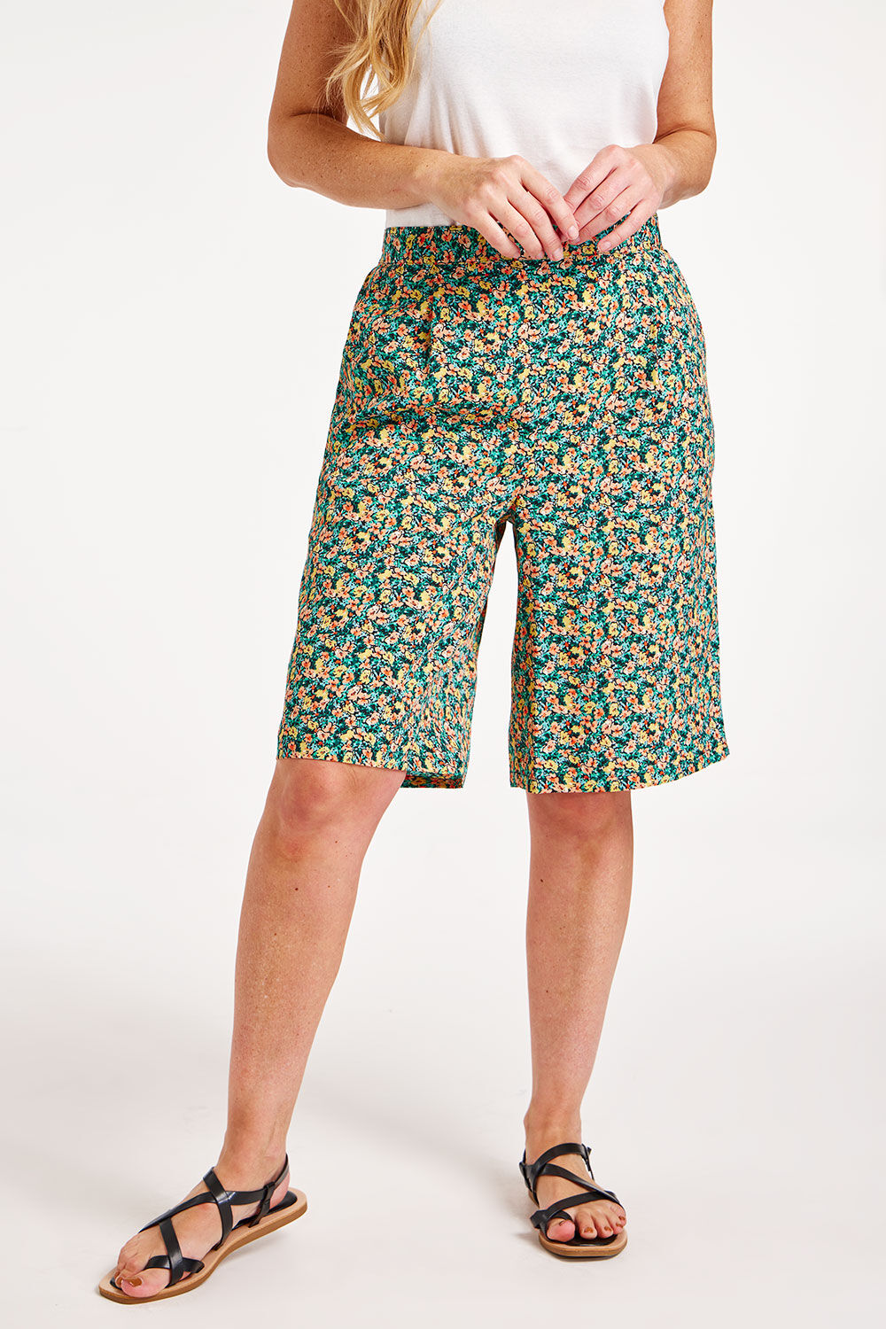 Bonmarche Green Ditsy Print Spun Viscose Elasticated Shorts, Size: 10