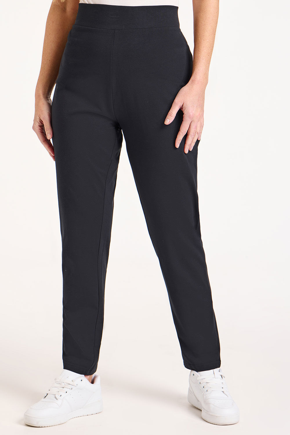Bonmarche Short Yoga Pants - Black - Size 16
