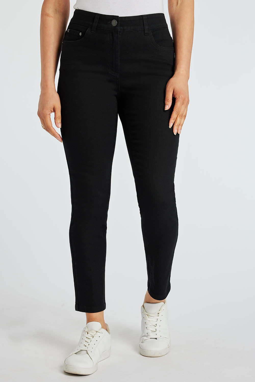 Bonmarche Women’s Black Cotton Casual The SUSIE Slim Leg Jeans, Size: 12