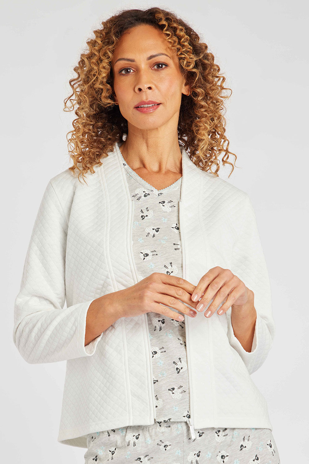 Bonmarche Ladies White Quilted Diamond Bed Jacket with Zip Through Design, Size: 12-14