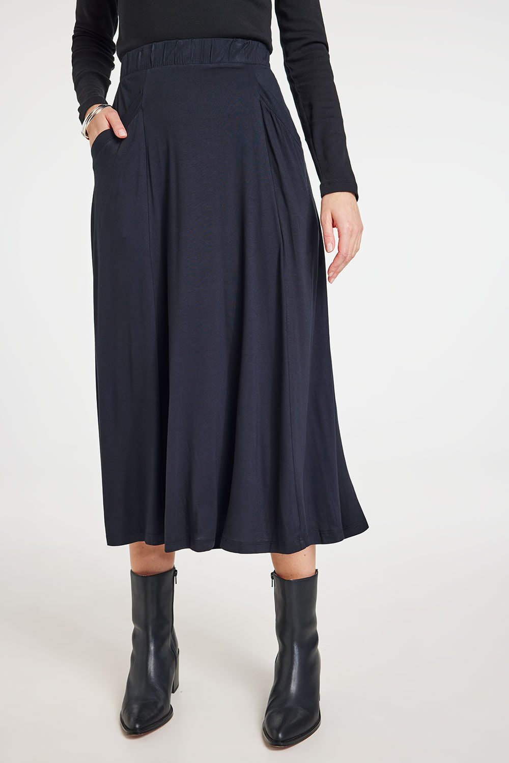 Bonmarche Black Plain Midi Jersey Skirt With Pocket Detail, Size: 10