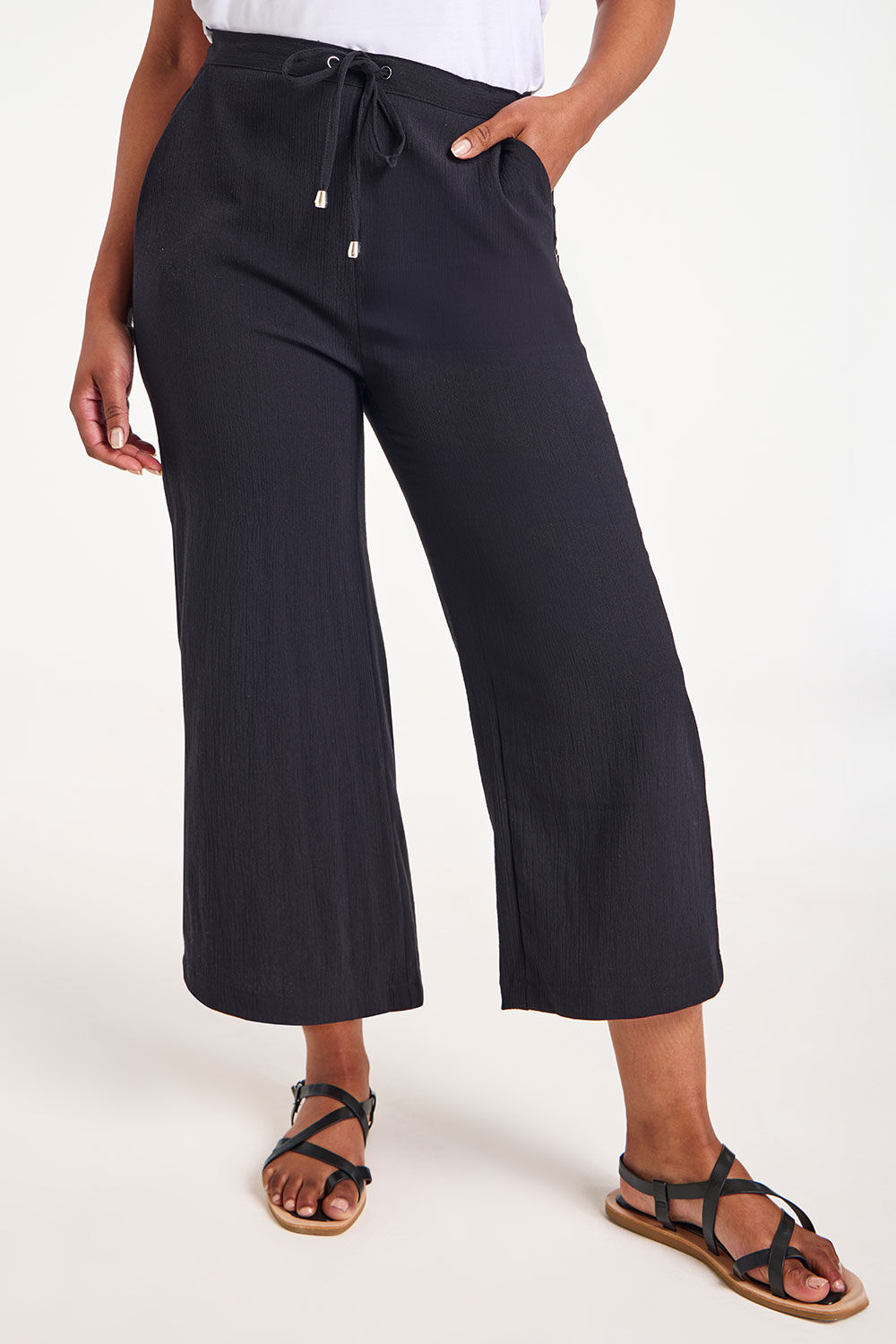 Bonmarche Black Textured Wide Leg Elasticated Cropped Trousers, Size: 10