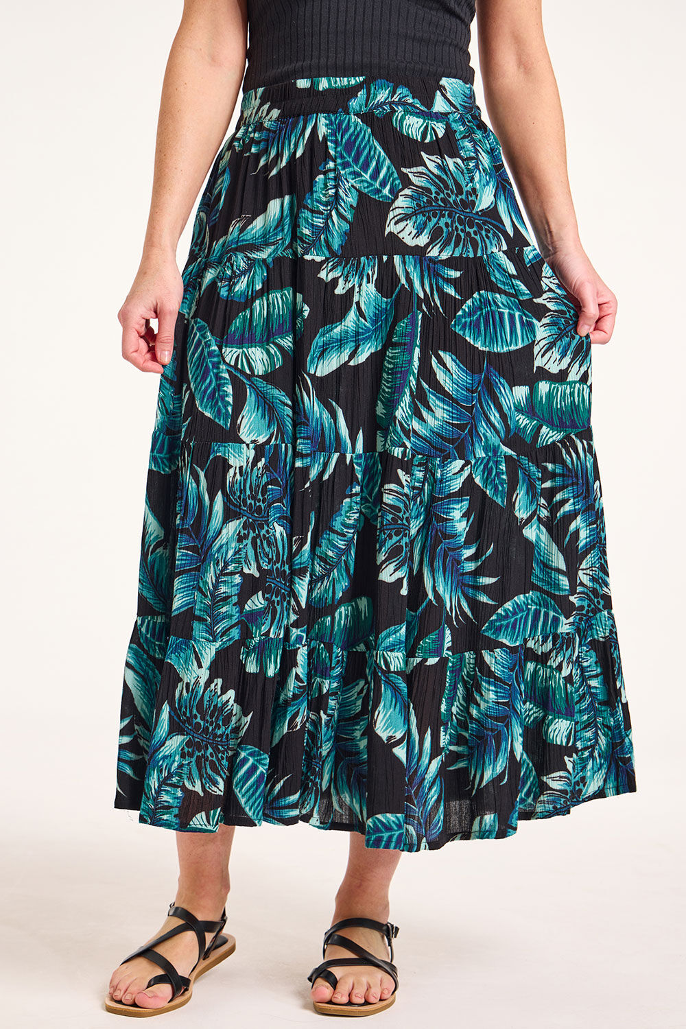 Bonmarche Black Palm Print Tiered Elasticated Crinkle Skirt, Size: 16