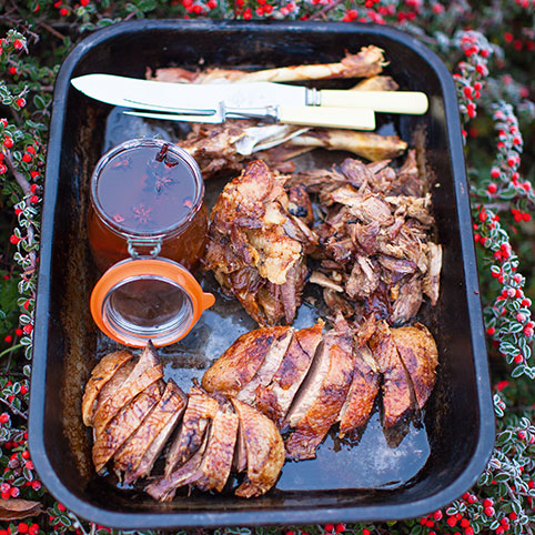 ROAST GOOSE SLOW-COOKED WITH CHRISTMAS SPICES