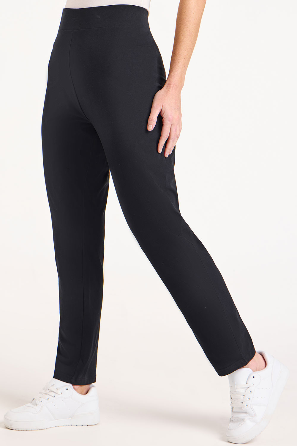 Jockey Women's Yoga Pants, Size M, Black, Knee Length, Pull On, Slim/  Stretch